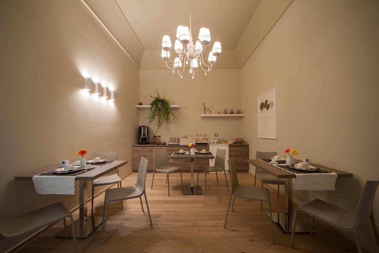 Antica Dimora Luxury Rooms Барлетта Екстер'єр фото