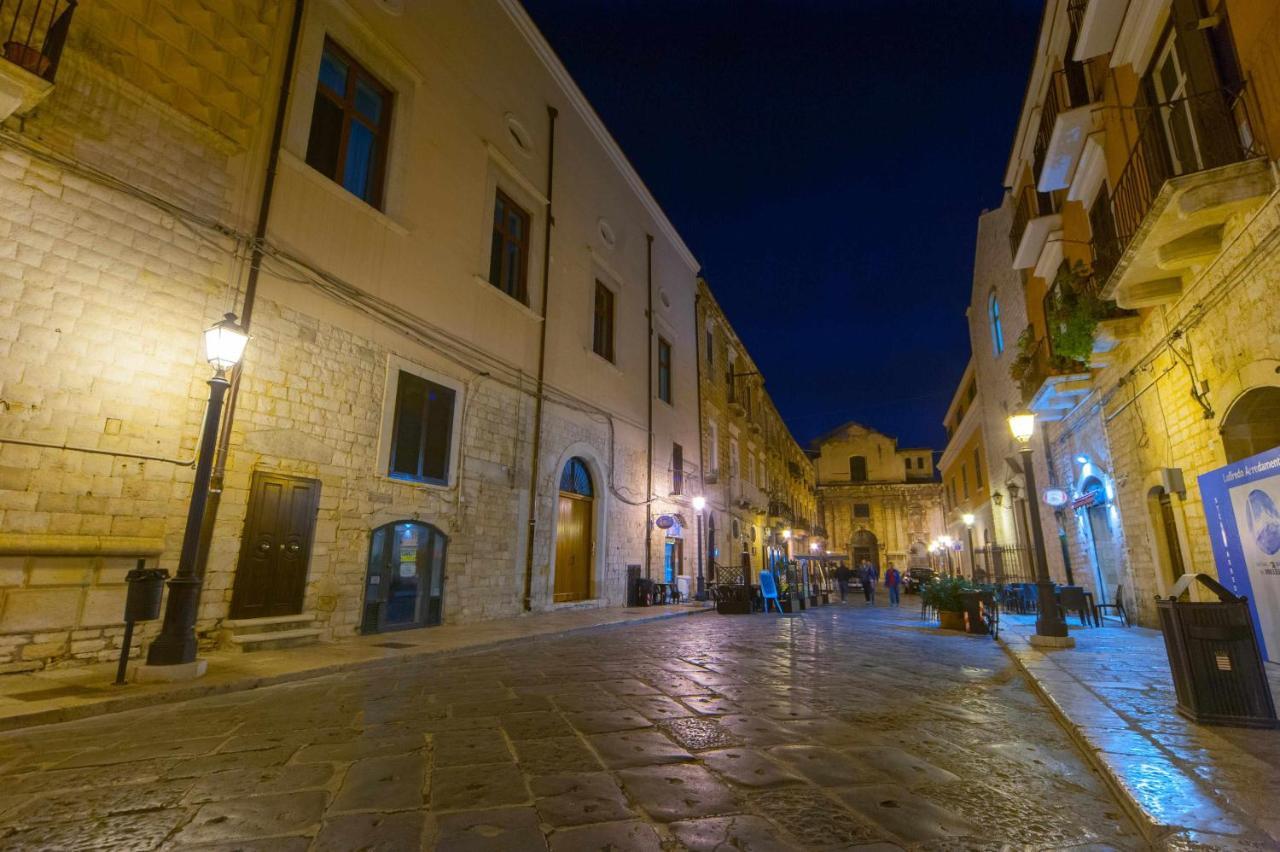 Antica Dimora Luxury Rooms Барлетта Екстер'єр фото