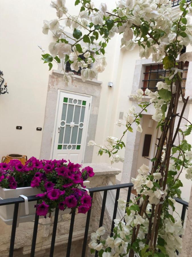 Antica Dimora Luxury Rooms Барлетта Екстер'єр фото